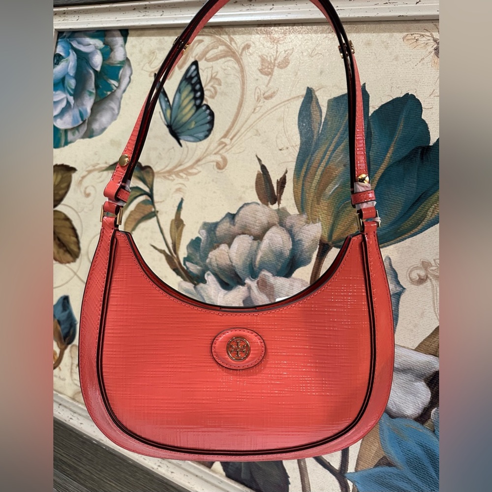 Tory Burch ROBINSON CROSSHATCHED CONVERTIBLE CRESCENT BAG